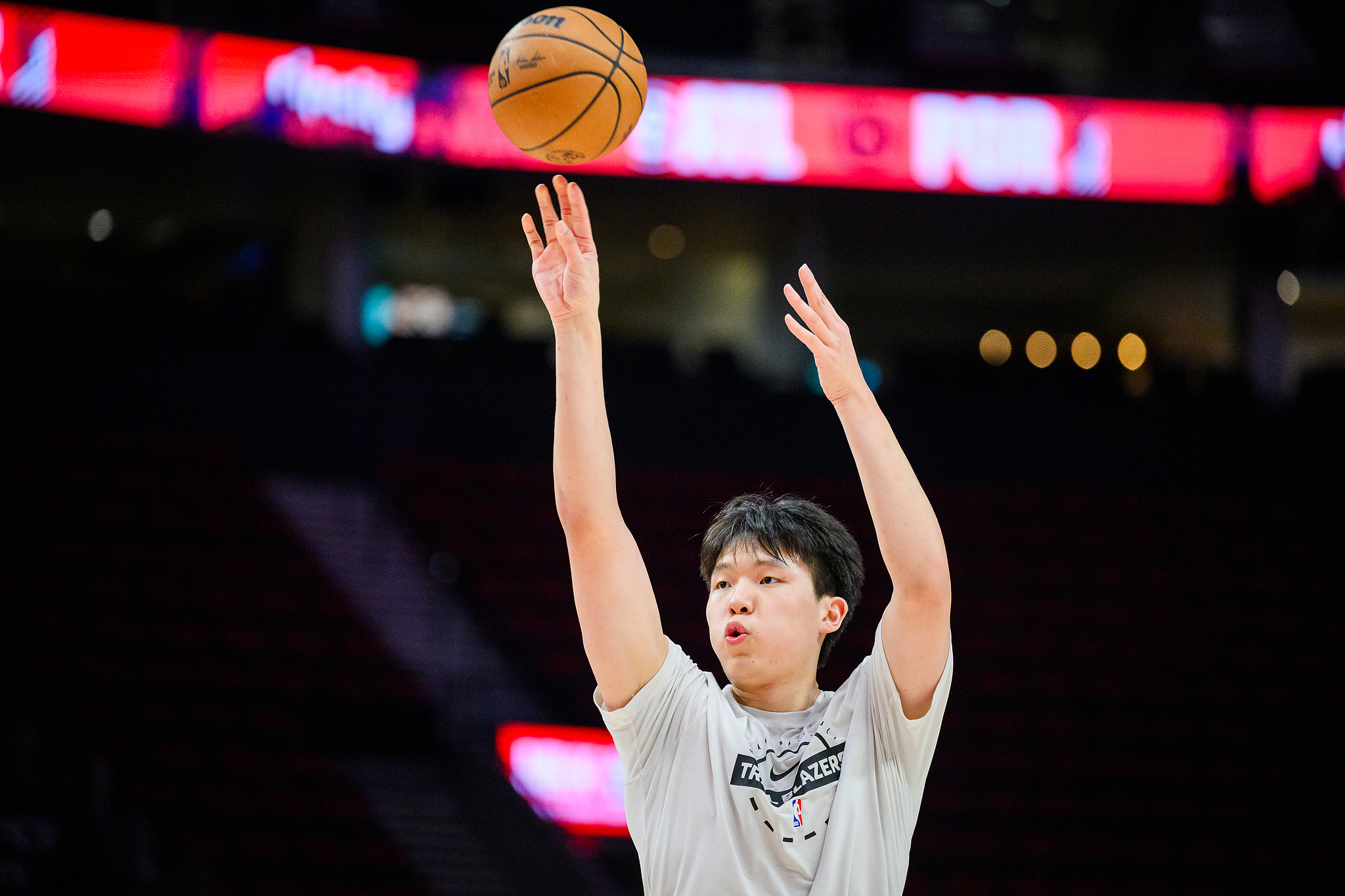 开云官网APP-杨瀚森未登场夏普24+9+5 开拓者主场轻取老鹰